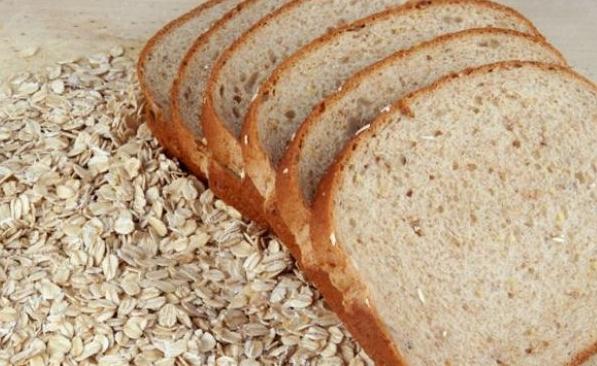 Vilka vitaminer finns i bröd av olika typer?