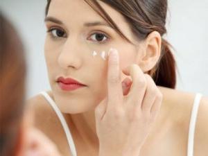 Produkten från företaget "Evalar": "Tsi-Klim" - en ansiktsgrädde som bevarar hudens ungdomlighet