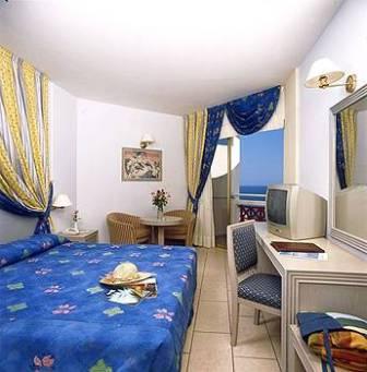 Hotell Laura Beach, Cypern. Beskrivning och recensioner
