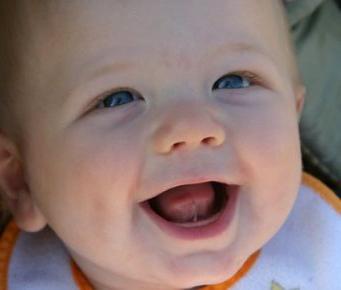 En kort frenum av tungan hos barn är ett problem som inte kan lanseras